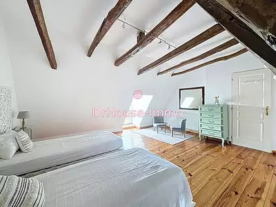 Maison, 240 m²