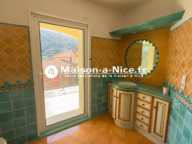 Maison, 333,07 m²