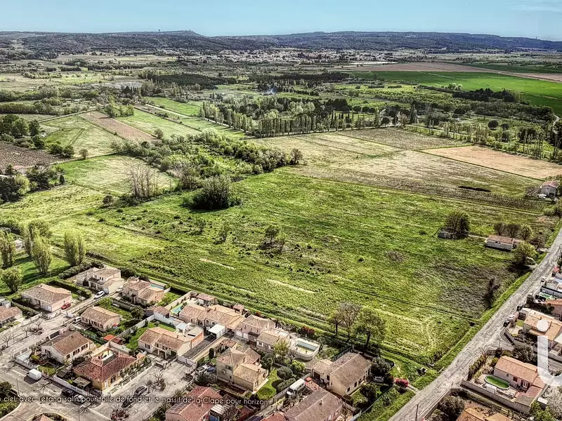 Terrain, 220 m²