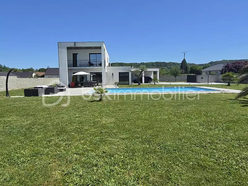 Maison, 165 m²