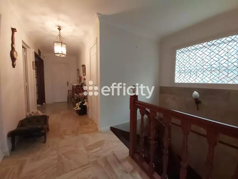 Maison, 190 m²