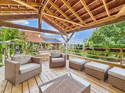 Maison, 704 m²