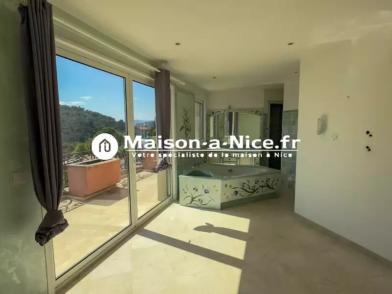 Maison, 333,07 m²