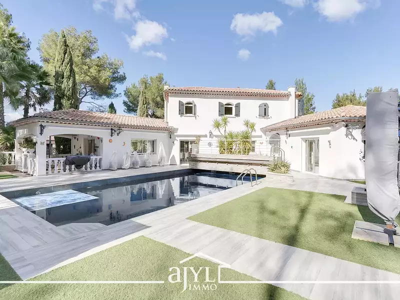Vente maison 5 pièces 295,77 m² Gémenos (13420) - Superimmo