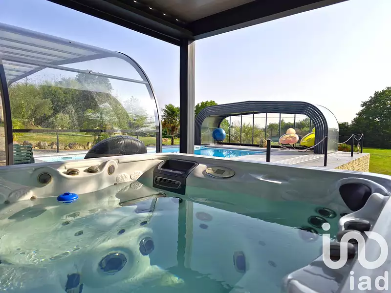 Maison, 940 m²