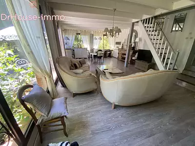 Maison, 235 m²