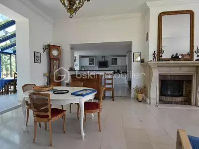 Maison, 303 m²