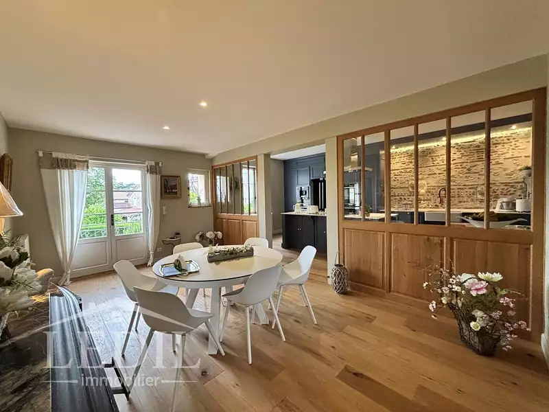 Maison, 300 m²