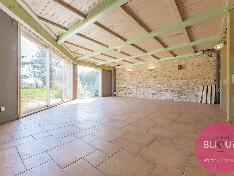 Maison, 375 m²