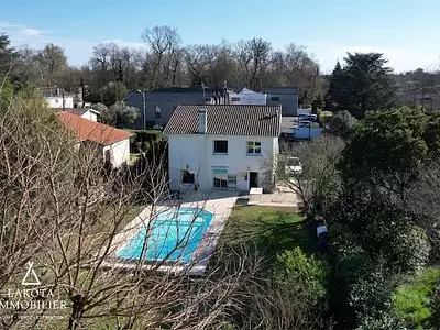 Maison, 180 m²