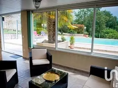 Maison, 210 m²