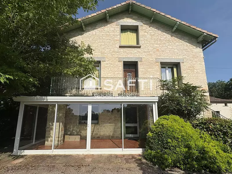 Maison, 220 m²