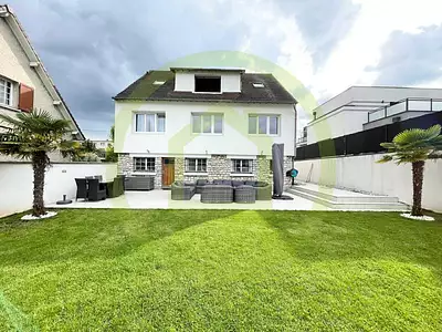 Maison, 230 m²