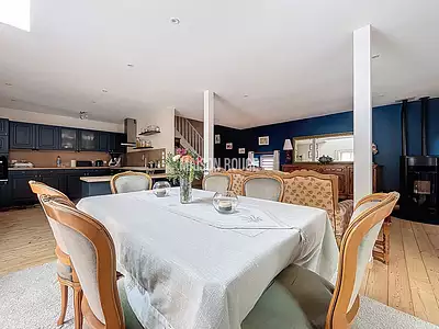 Maison, 235 m²