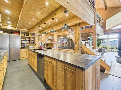 Maison, 704 m²