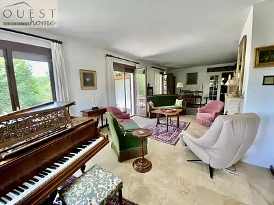 Maison, 305 m²