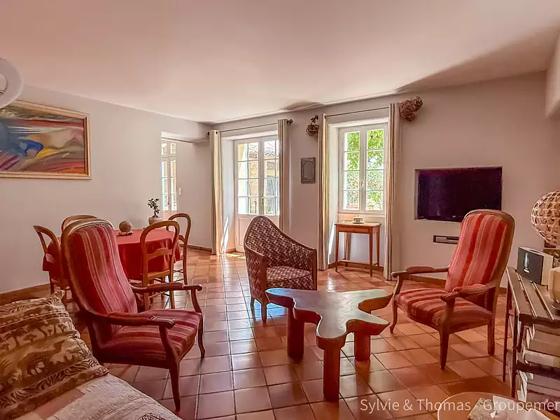 Maison, 326,6 m²