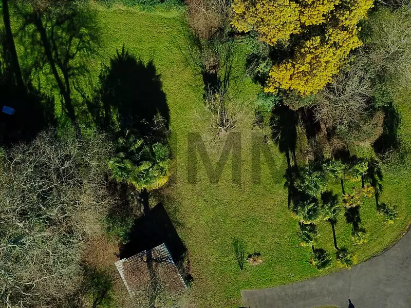 Terrain, 5 759 m²
