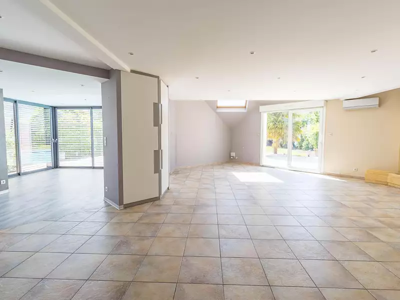 Maison, 196 m²