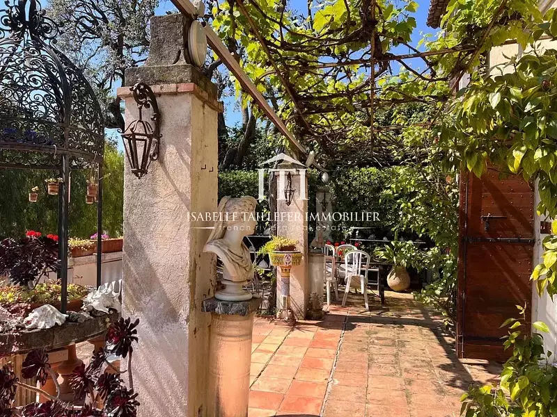 Maison, 280 m²