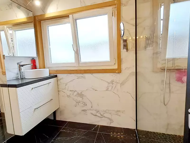 Maison, 167 m²