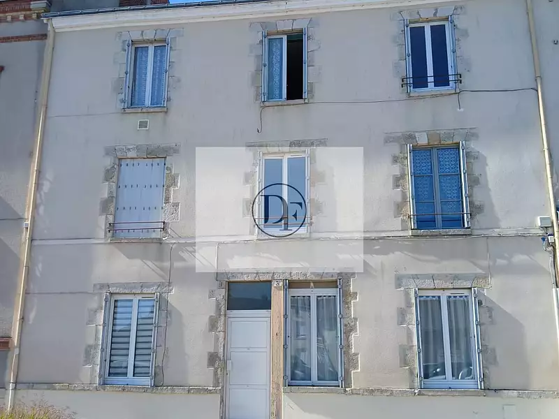 Immeuble, 221,93 m²