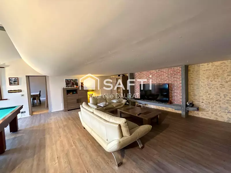Maison, 250 m²