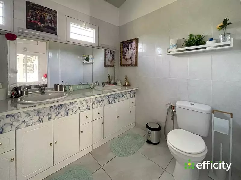 Maison, 250 m²