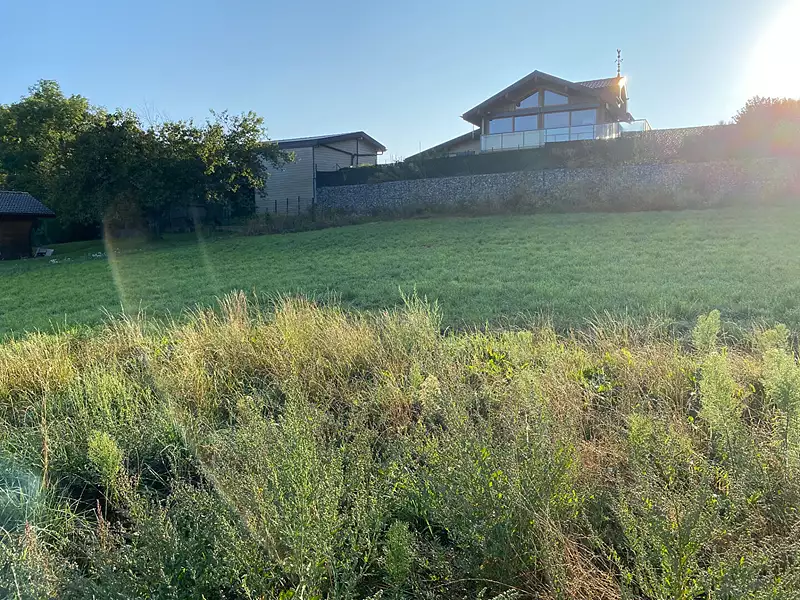 Terrain, 700 m²