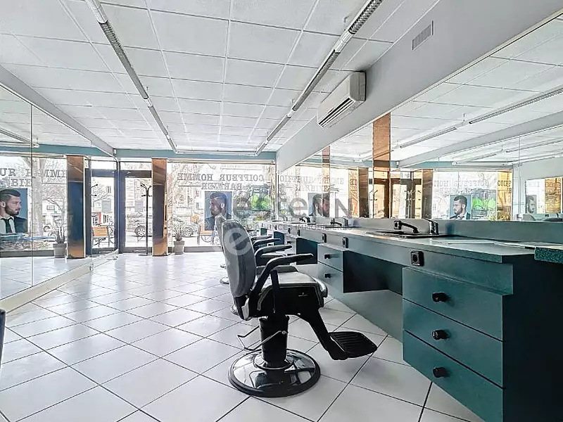 Divers, 50 m²