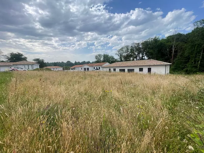 Terrain, 681 m²