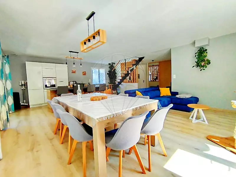 Maison, 165 m²