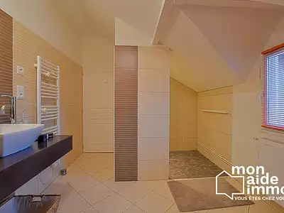 Maison, 215 m²