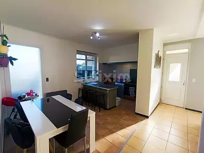 Maison, 225 m²