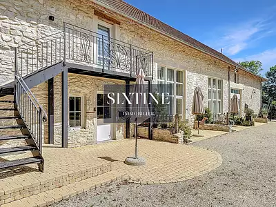Maison, 692 m²