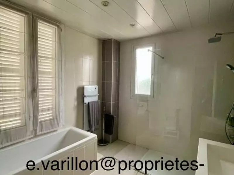 Maison, 220 m²