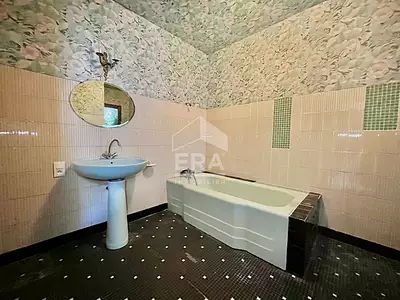 Maison, 240 m²