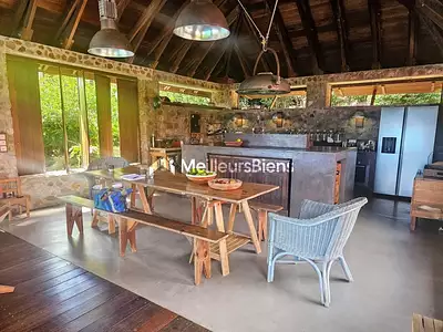 Maison, 261 m²