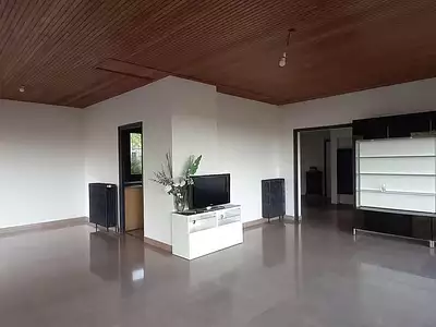 Maison, 256,81 m²