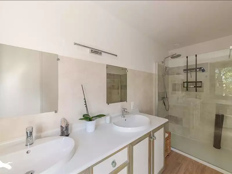 Maison, 199 m²