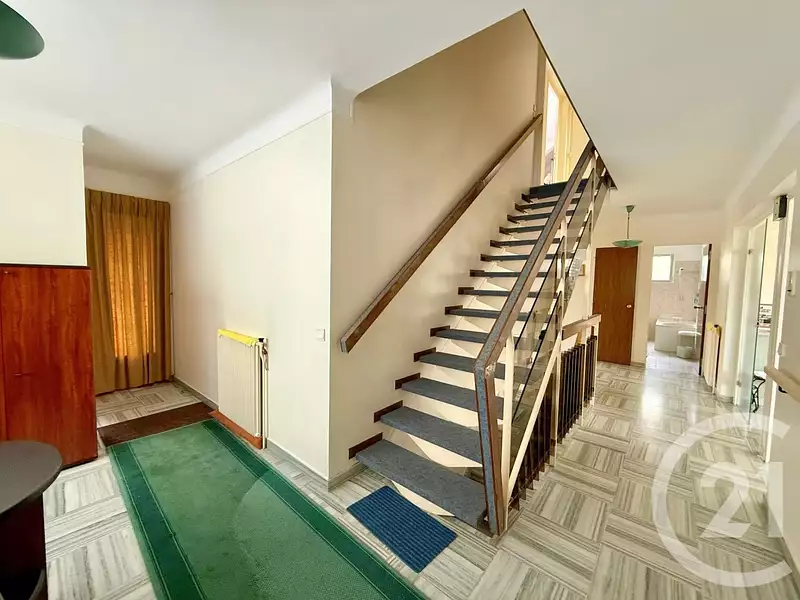 Maison, 215 m²