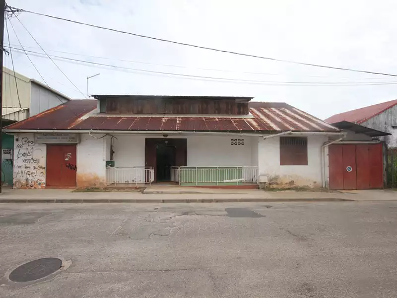 Maison, 230 m²
