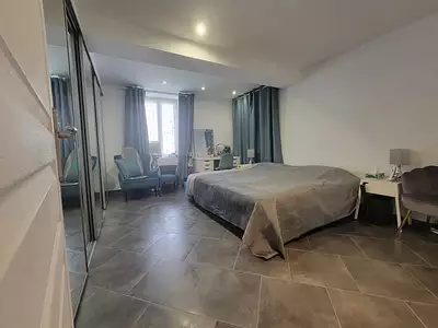 Maison, 215 m²