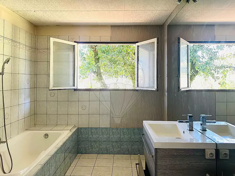 Maison, 230 m²