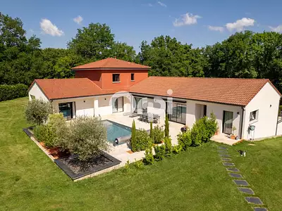 Maison, 260 m²