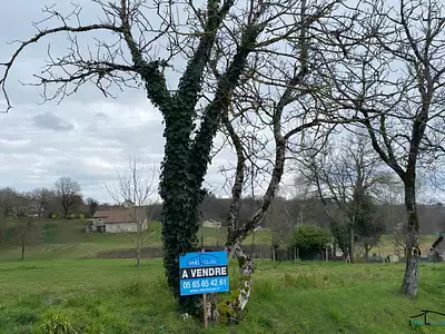 Terrain, 748 m²