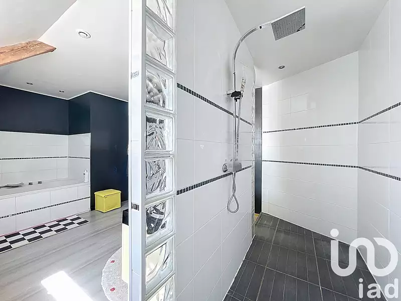 Maison, 284 m²