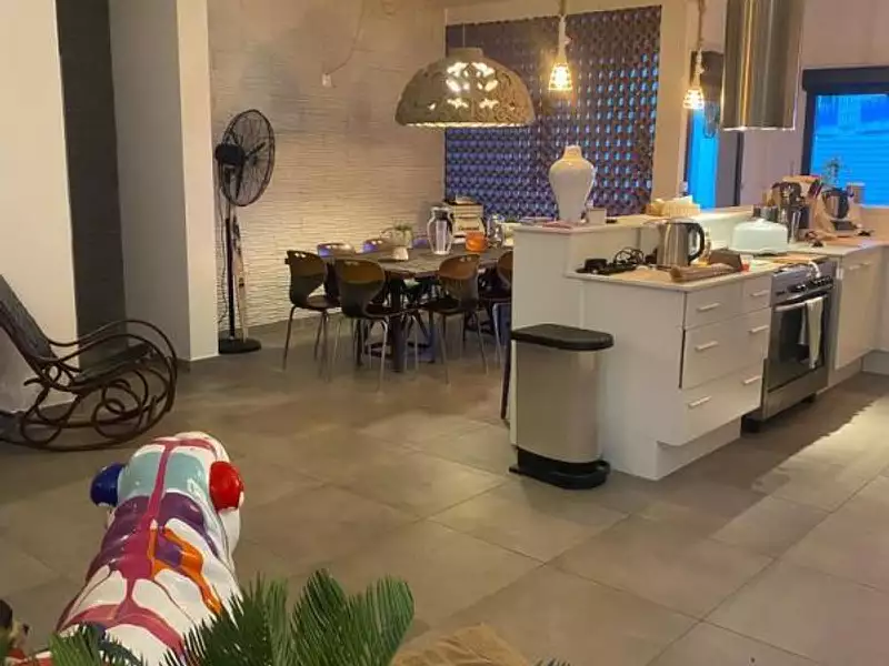 Maison, 260 m²