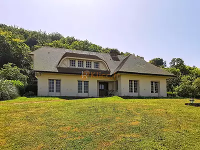 Maison, 235 m²