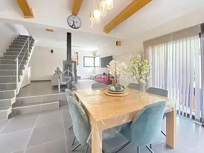 Maison, 163 m²